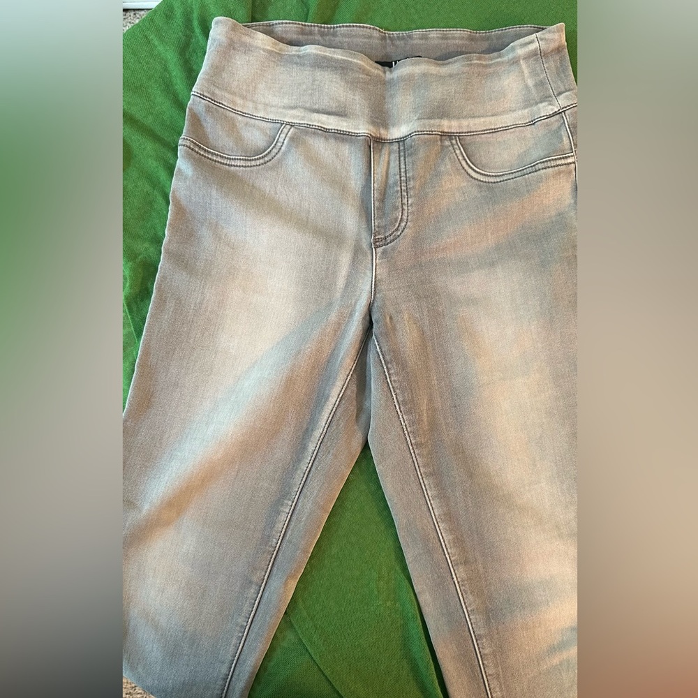 Stretch Skinny Women’s Jeans in Light Gray